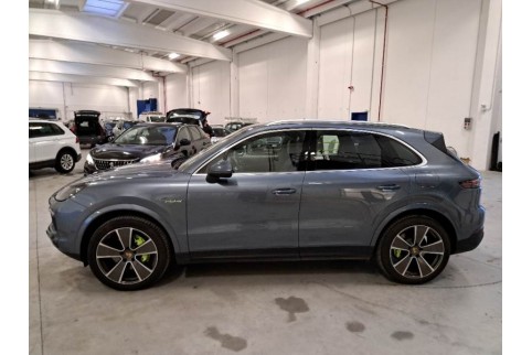 2020 Porsche Cayenne, Benzinas / Elektra