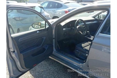 2022 Volkswagen Passat Alltrack, Dyzelinas