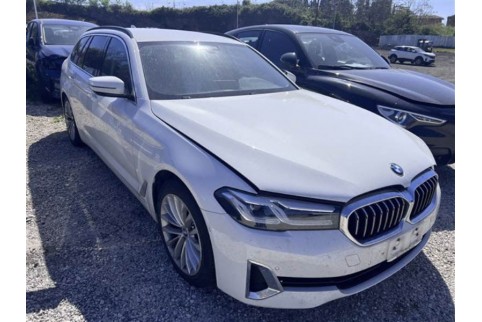 2023 BMW 520, Dyzelinas