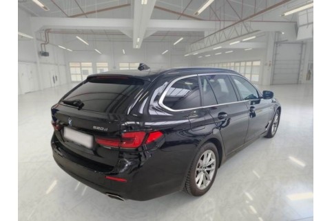 2022 BMW 520, Dyzelinas