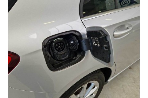 2021 Mercedes-Benz A 250, Benzinas / Elektra