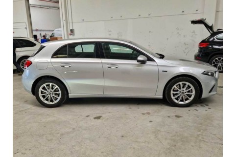 2021 Mercedes-Benz A 250, Benzinas / Elektra