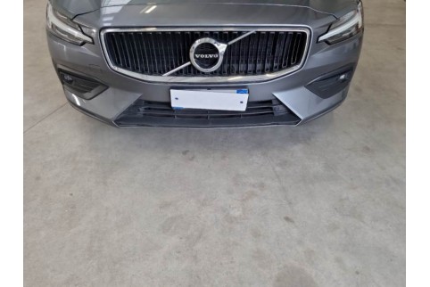 2020 Volvo V60, Dyzelinas