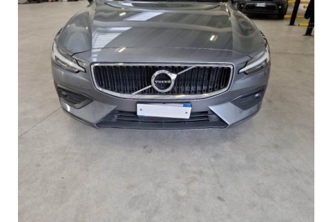 2020 Volvo V60, Dyzelinas