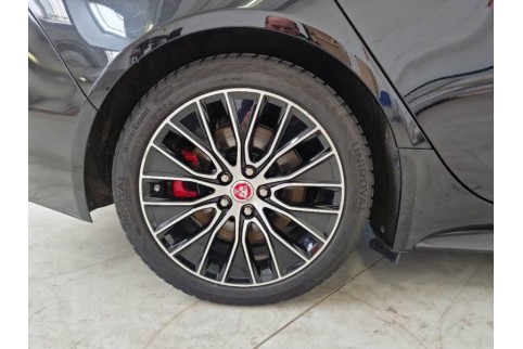 2021 Jaguar XE, Dyzelinas
