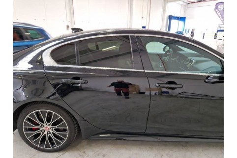 2021 Jaguar XE, Dyzelinas