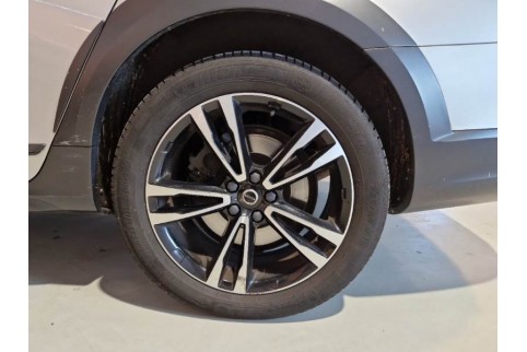 2019 Volvo V90 Cross Country, Dyzelinas