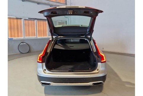 2019 Volvo V90 Cross Country, Dyzelinas