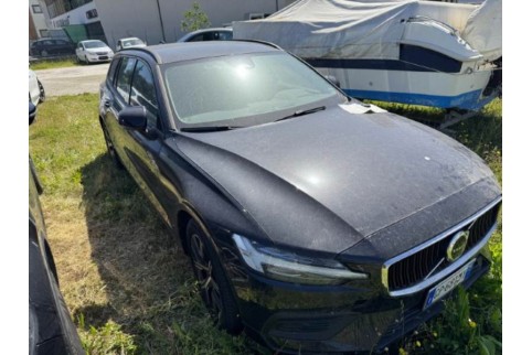 2023 Volvo V60, Benzinas