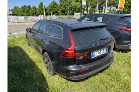 2023 Volvo V60, Benzinas