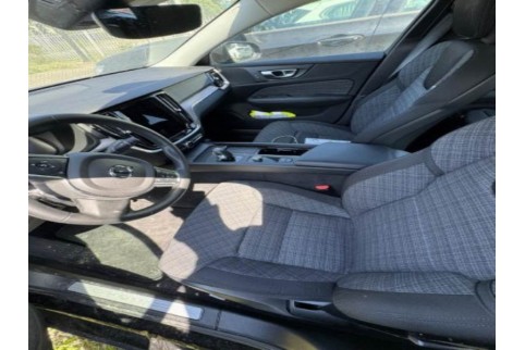 2023 Volvo V60, Benzinas