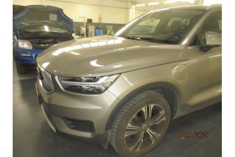 2022 Volvo XC 40, Benzinas / Elektra