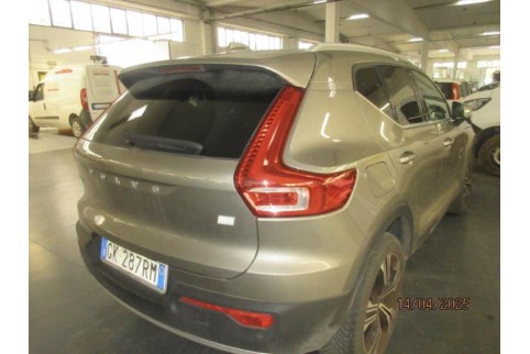 2022 Volvo XC 40, Benzinas / Elektra