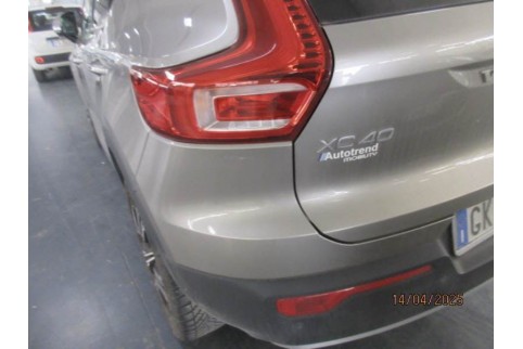 2022 Volvo XC 40, Benzinas / Elektra