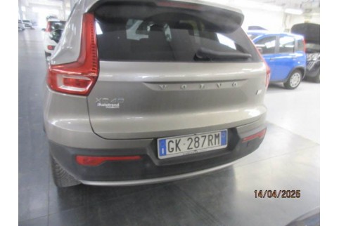 2022 Volvo XC 40, Benzinas / Elektra