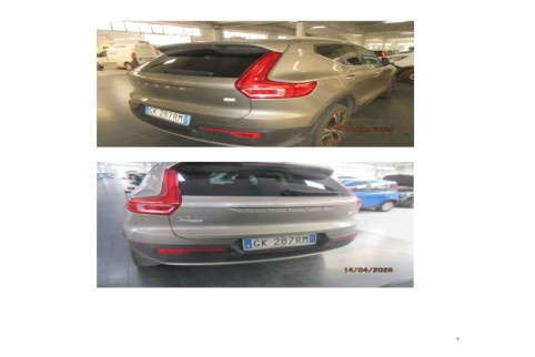 2022 Volvo XC 40, Benzinas / Elektra
