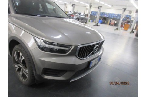 2022 Volvo XC 40, Benzinas / Elektra
