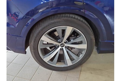 2021 Audi Q8, Dyzelinas