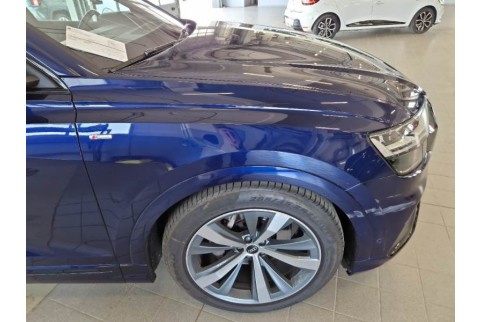 2021 Audi Q8, Dyzelinas