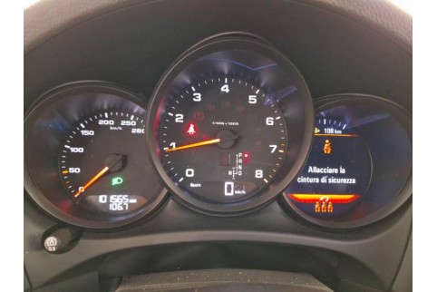 2021 Porsche Macan, Benzinas