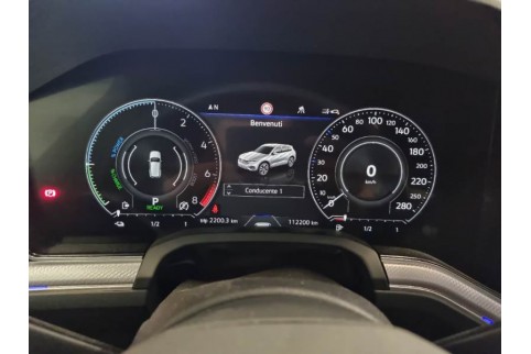2021 Volkswagen Touareg, Benzinas / Elektra