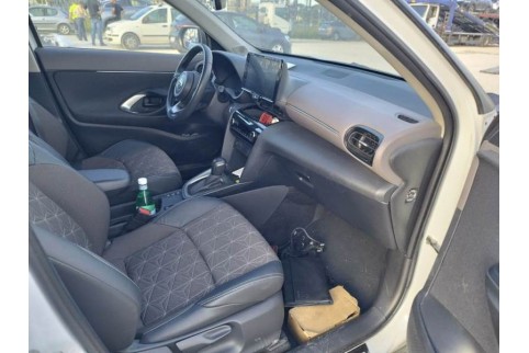 2024 Toyota Yaris Cross, Benzinas / Elektra