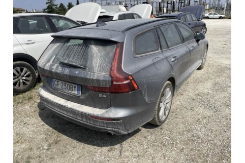 2021 Volvo V60, Dyzelinas
