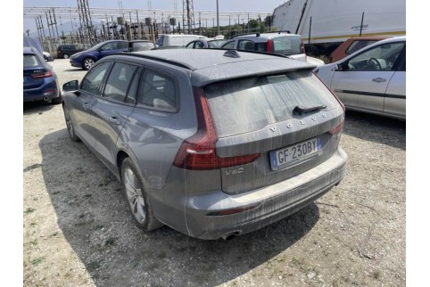 2021 Volvo V60, Dyzelinas