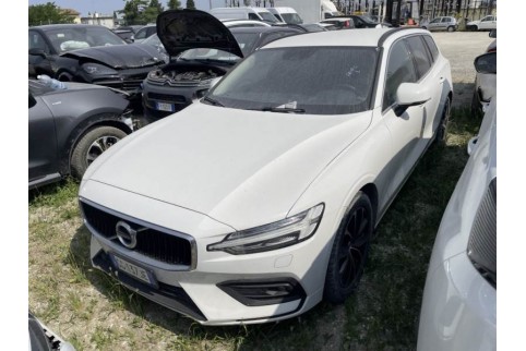 2021 Volvo V60, Dyzelinas