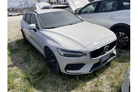 2021 Volvo V60, Dyzelinas