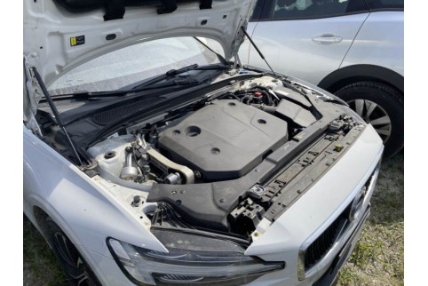 2021 Volvo V60, Dyzelinas