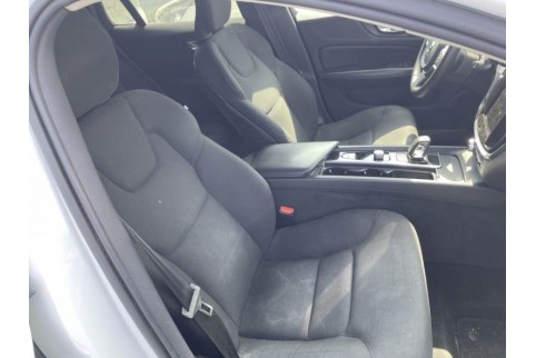 2021 Volvo V60, Dyzelinas