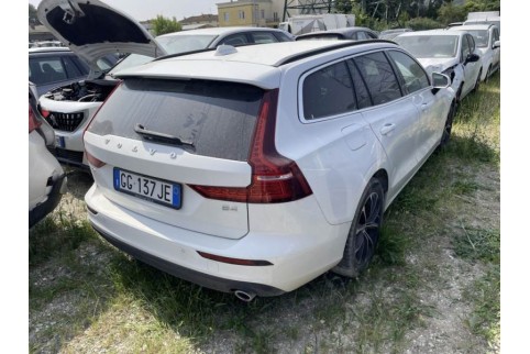 2021 Volvo V60, Dyzelinas