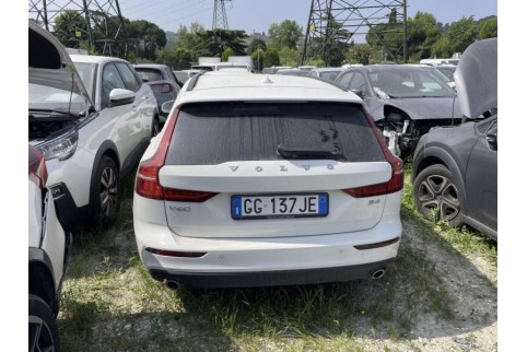 2021 Volvo V60, Dyzelinas