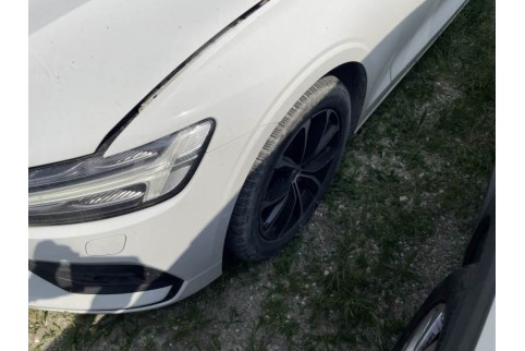 2021 Volvo V60, Dyzelinas