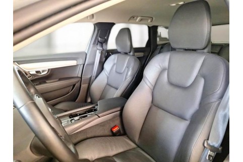 2023 Volvo V90, Dyzelinas