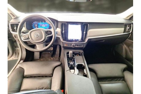 2023 Volvo V90, Dyzelinas