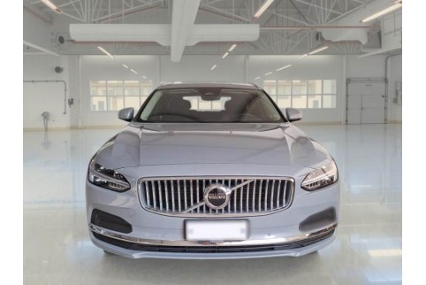 2023 Volvo V90, Dyzelinas