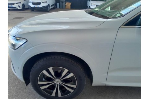 2022 Volvo XC 60, Dyzelinas