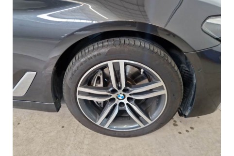 2022 BMW 530, Dyzelinas
