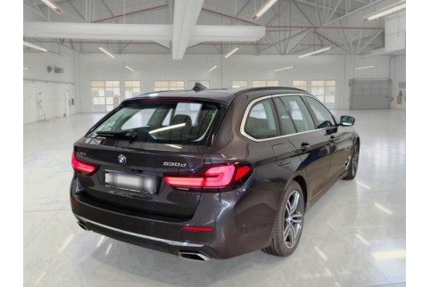 2022 BMW 530, Dyzelinas