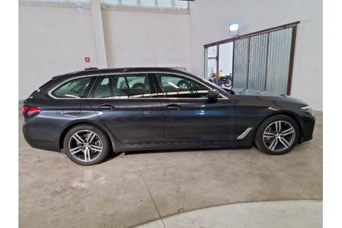 2022 BMW 530, Dyzelinas