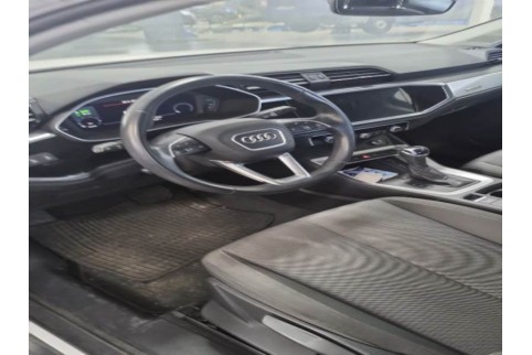 2022 Audi Q3, Benzinas / Elektra