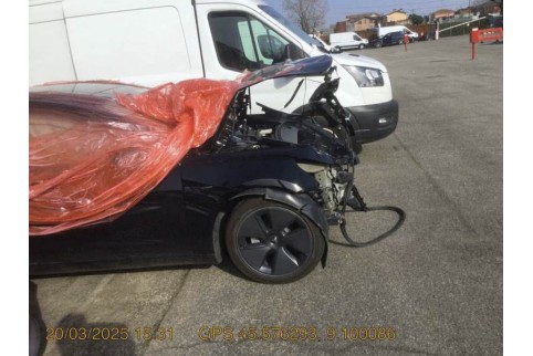 2022 Tesla Model 3, Elektra