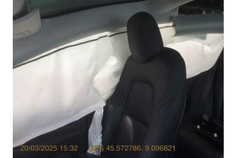 2022 Tesla Model 3, Elektra