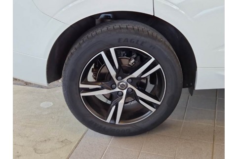 2020 Volvo XC 60, Dyzelinas