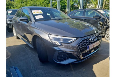 2022 Audi A3, Benzinas / Elektra