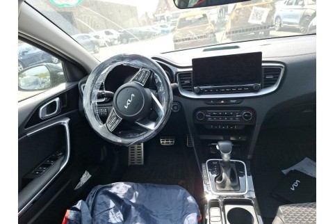 2023 Kia Ceed, Benzinas / Elektra