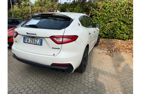 2019 Maserati Levante, Benzinas