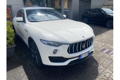 2021 Maserati Levante, Benzinas